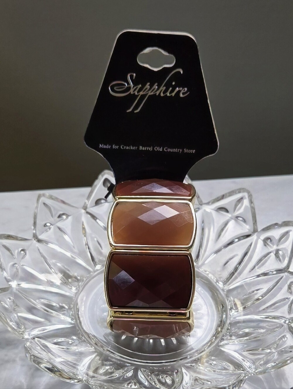 NOS NWT Sapphire Cracker Barrel Amber Resin Faceted Stretch Bracelet